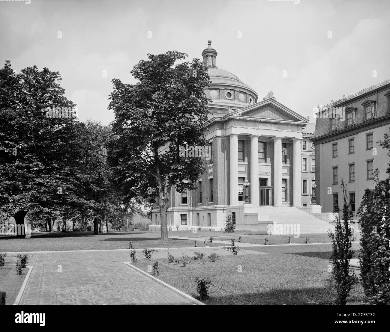 Columbia university Black and White Stock Photos & Images - Alamy