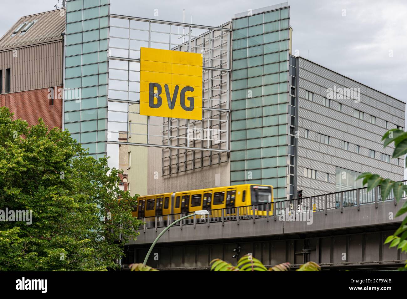 u-bahn-berlin-elevated-bridge-hi-res-stock-photography-and-images-alamy