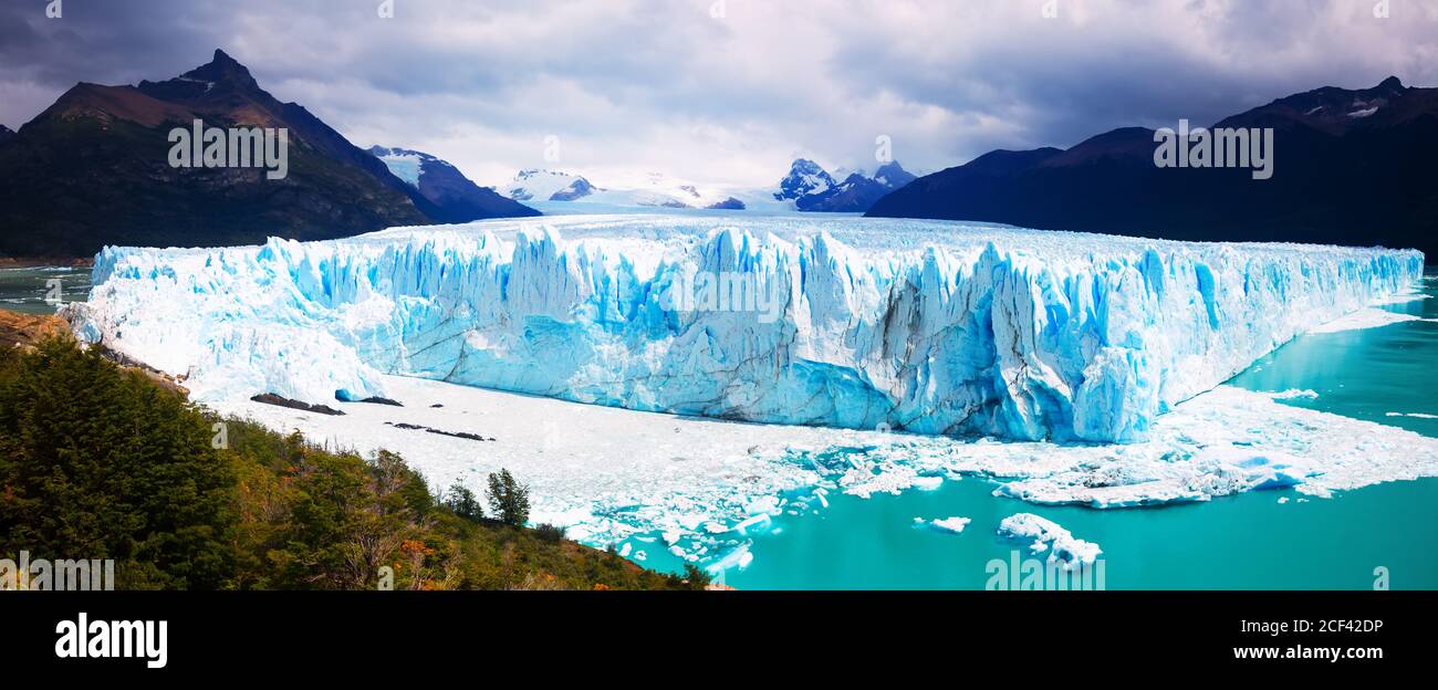 View Of Glacier Perito Moreno Glaciar Perito Moreno Located In National Park Los Glyacious Patagonia Argentina Stock Photo Alamy View Of Glacier Perito Moreno Glaciar Perito Moreno Located In National Park Los Glyacious Patagonia Argentina Stock Photo Alamy