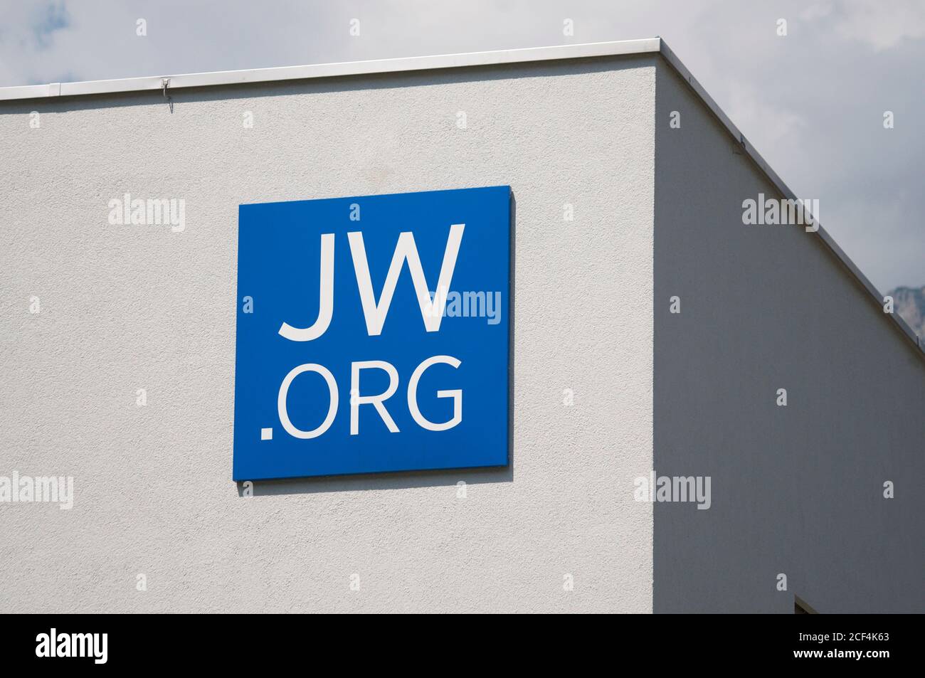 Camorino, Switzerland - 21st August 2020 : JW.org (Jehovah's Witnesses) sign hanging on a building. Jehovah's Witnesses is a restorationist Christian Stock Photo