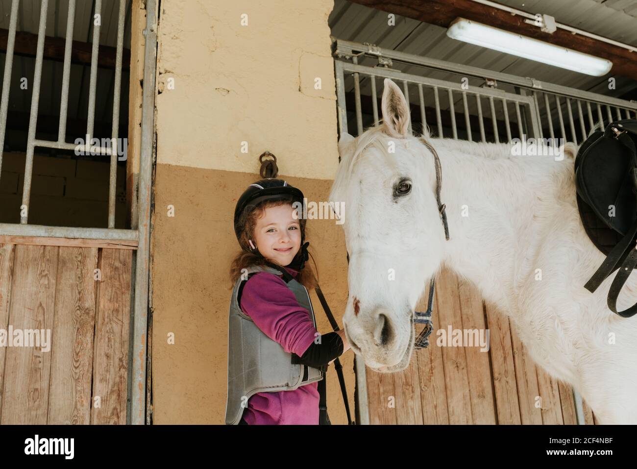 Helmet camera horse riding hires stock photography and images Alamy