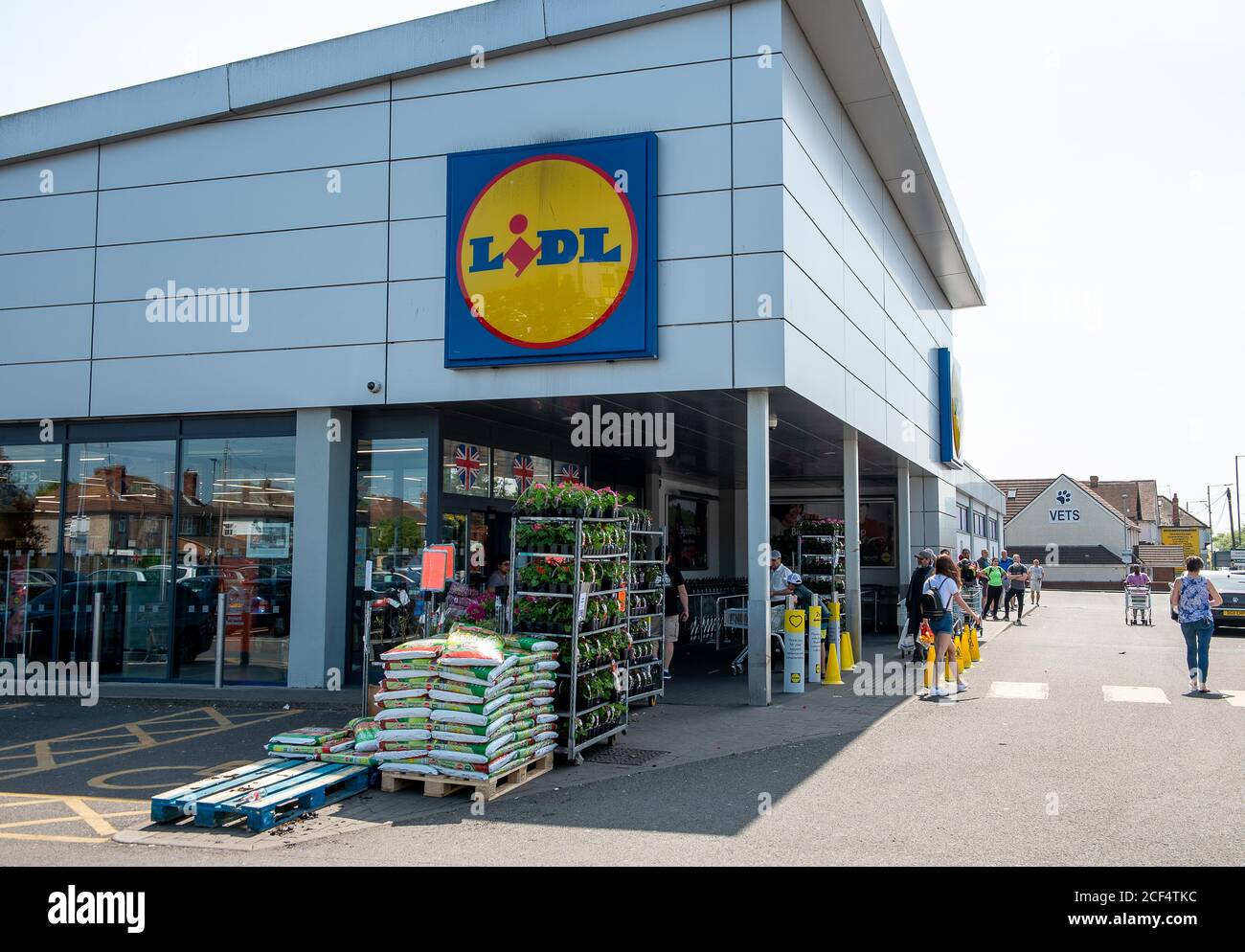 Lidl plus card hires stock photography and images Alamy