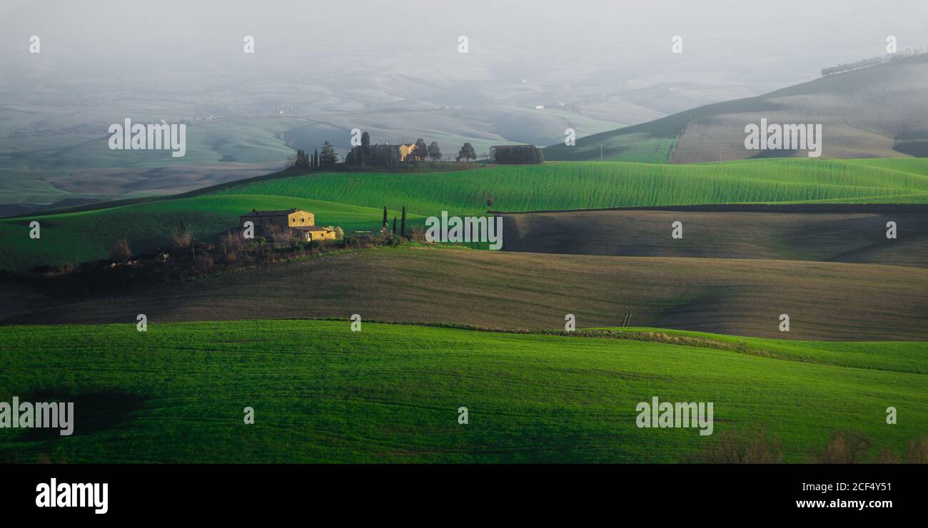 Endless green fields in italy hi-res stock photography and images - Alamy