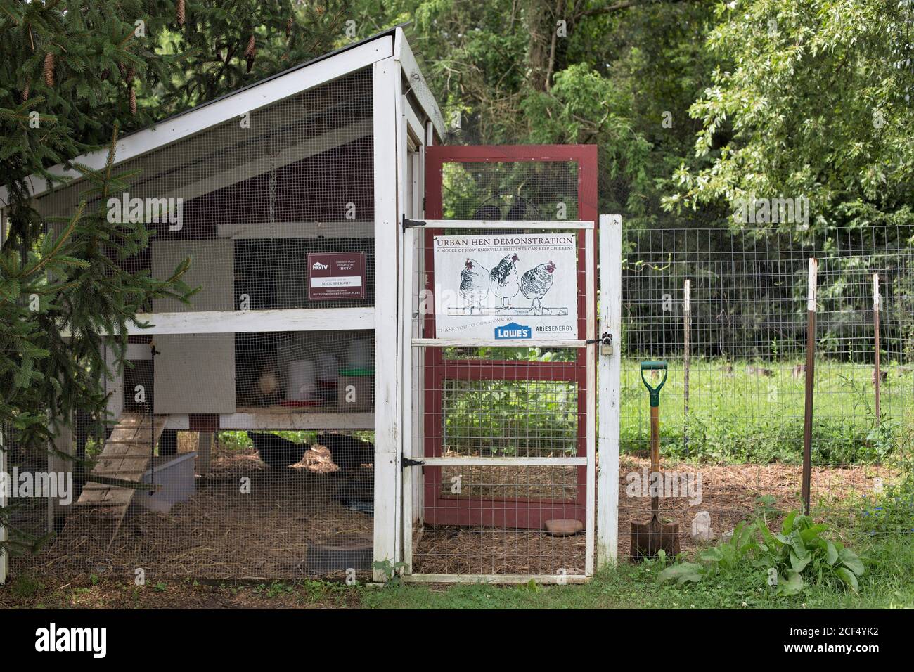 An urban hen demonstration coop, at the Knoxville Botanical Garden in Knoxville, Tennessee, USA. Stock Photo