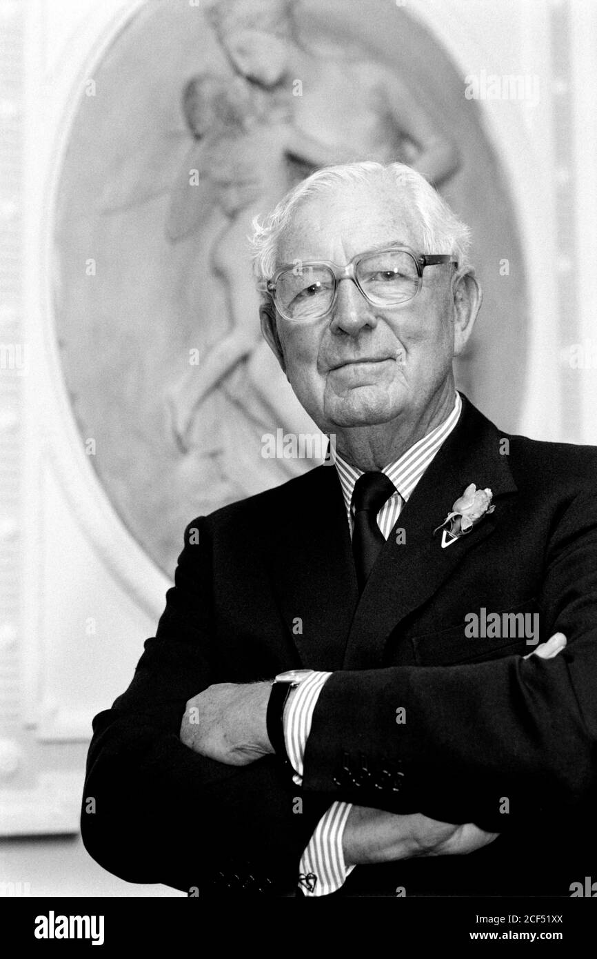 Sir Frederick Warner at the British Standards Institute, Hampden House, 61 Green Street, London, W1. 15 October 1991. Photo: Neil Turner Stock Photo