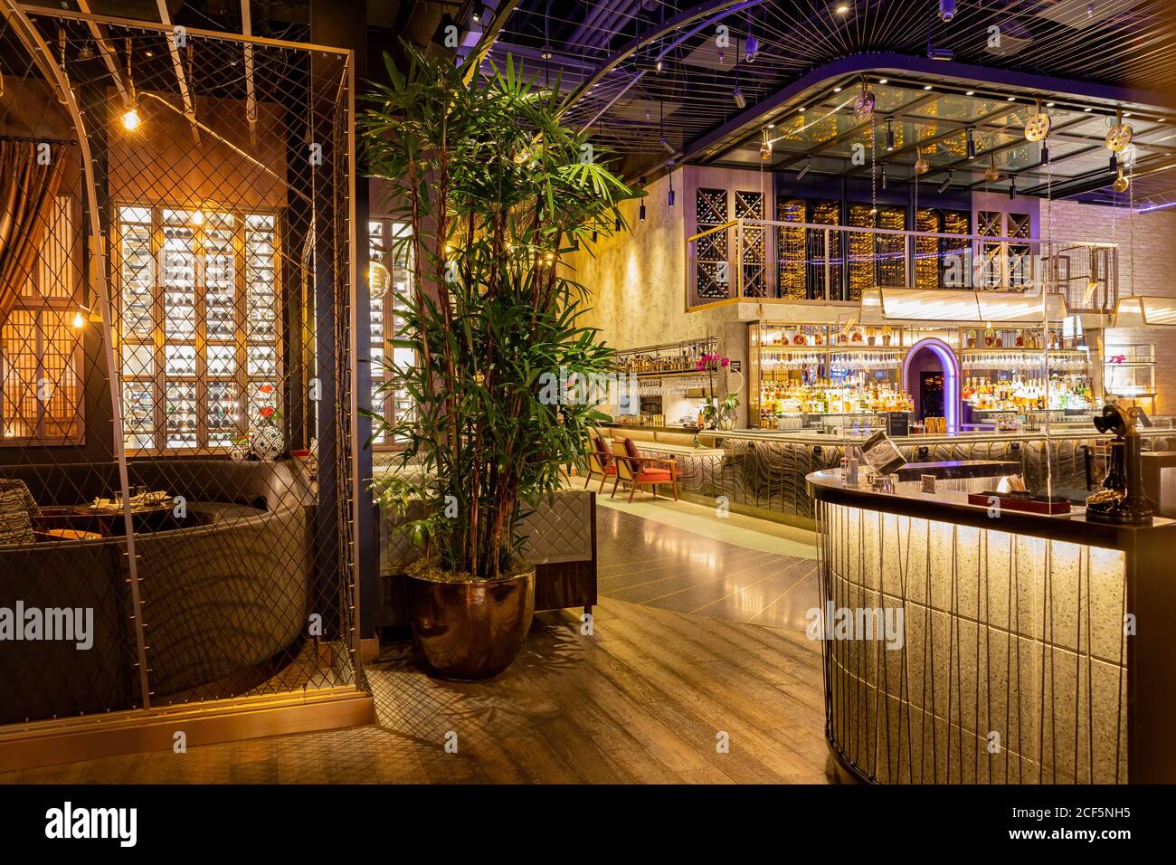 Mott 32