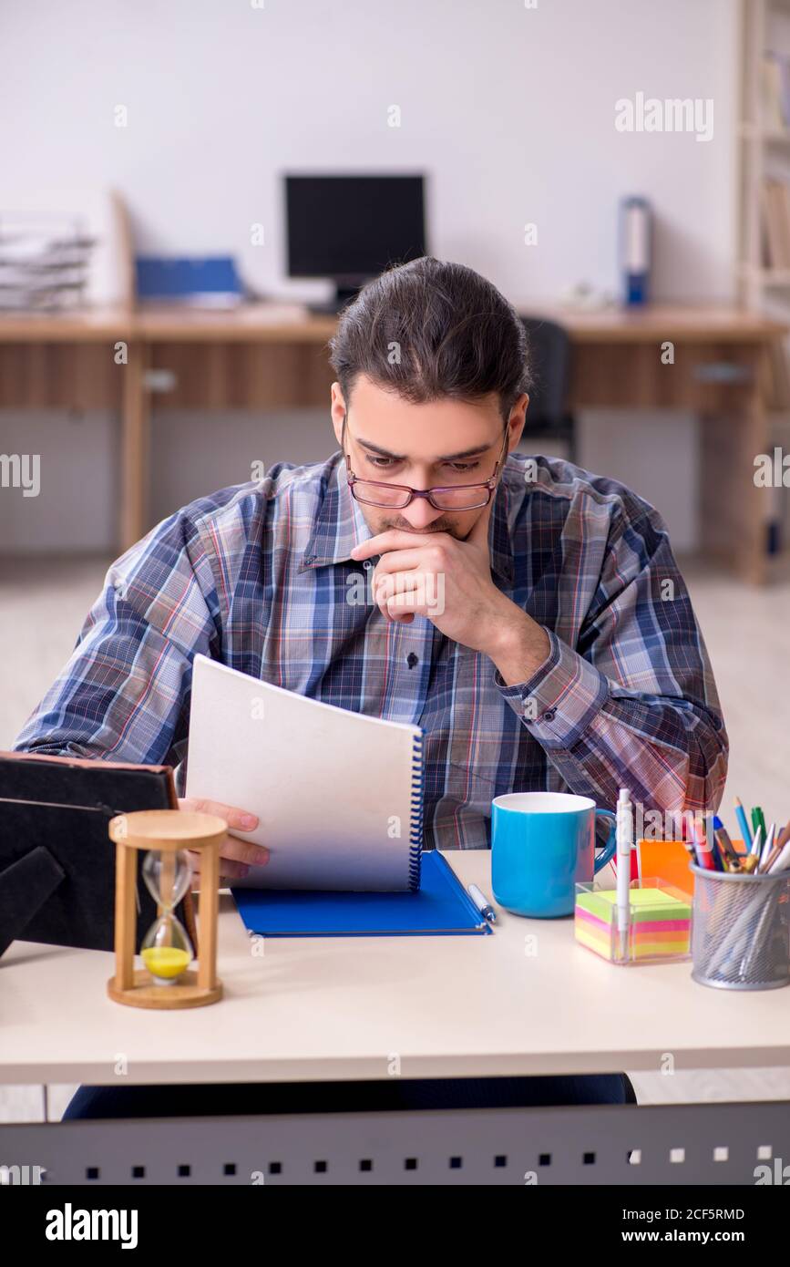 Student homework hour hi-res stock photography and images - Alamy