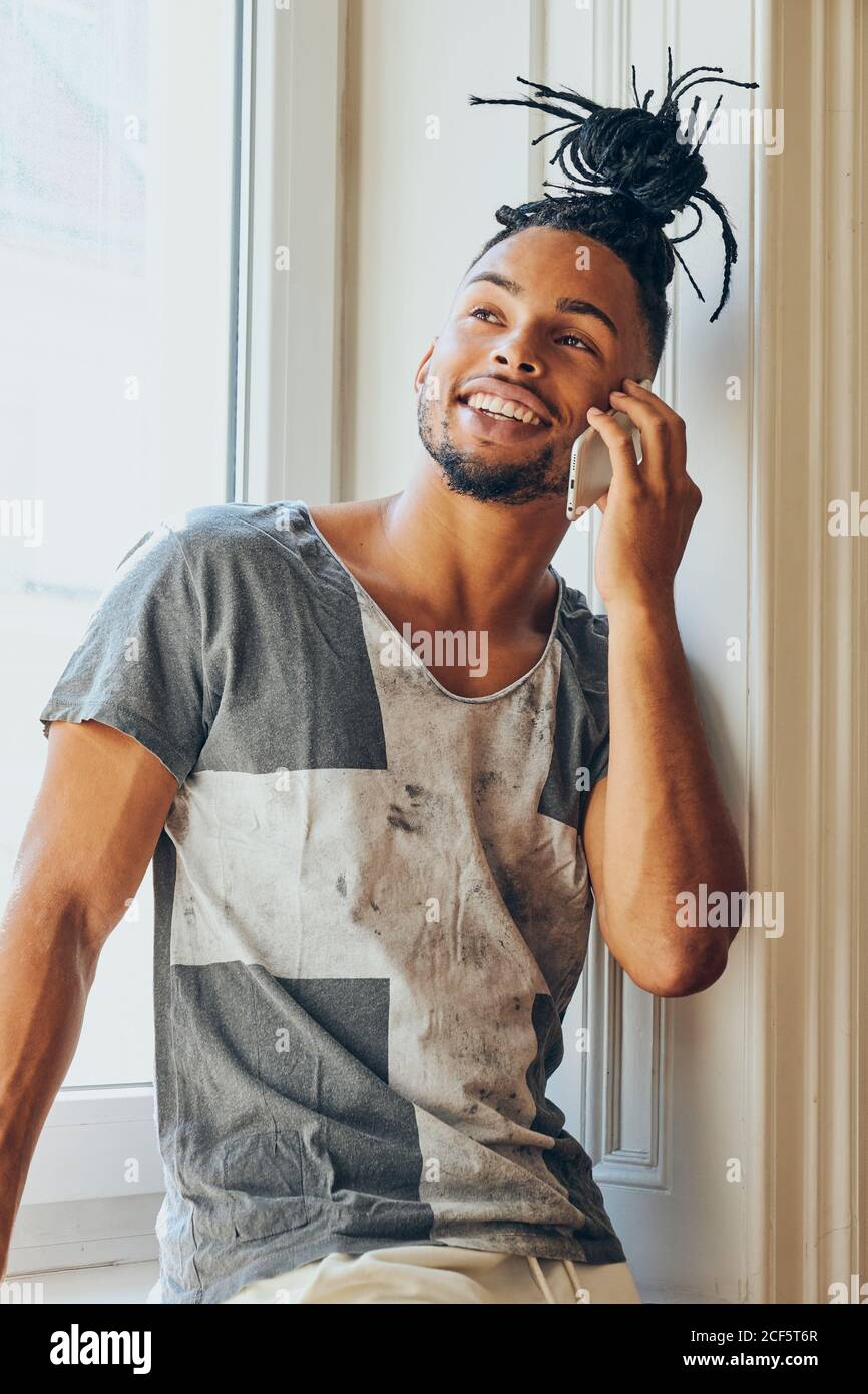 Speaking bearded man dreadlocks hi-res stock photography and images - Alamy
