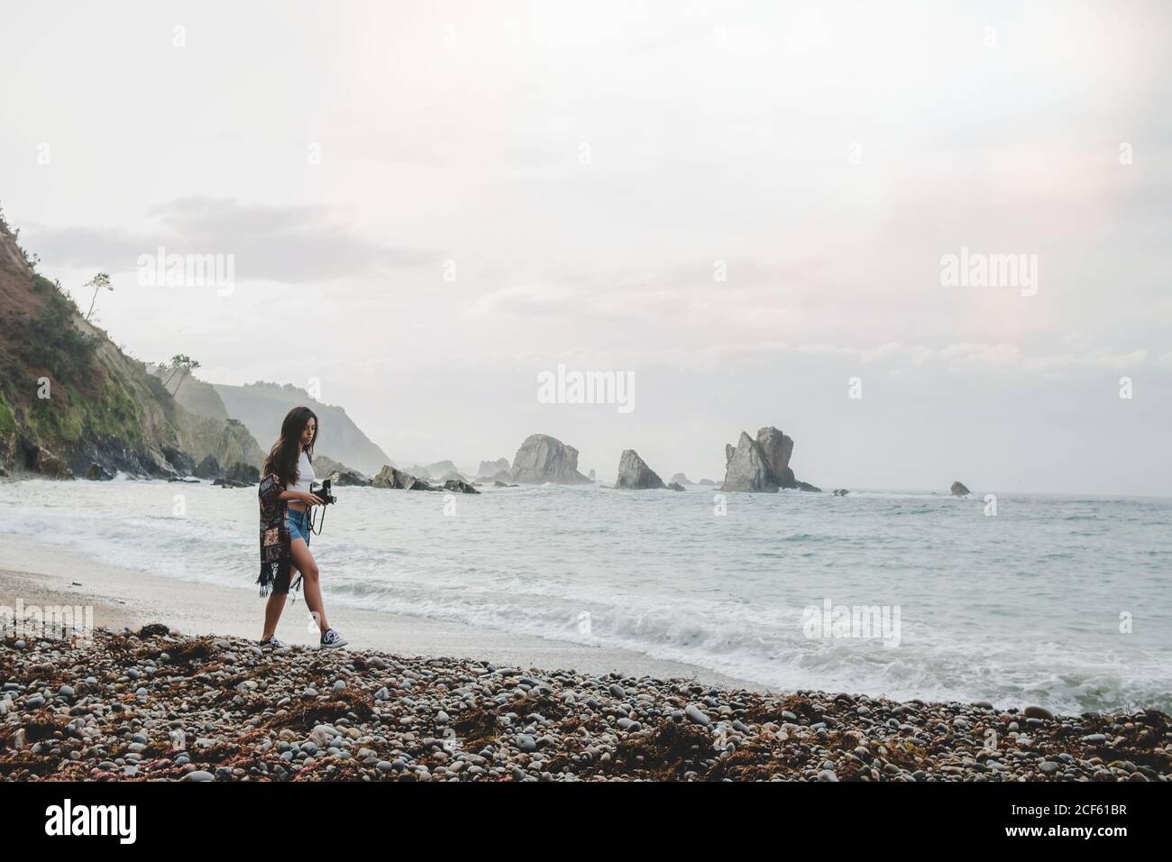 Shore of stones hi-res stock photography and images - Alamy