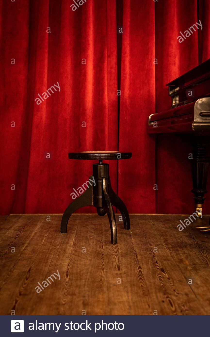 Musical bench hi-res stock photography and images - Alamy