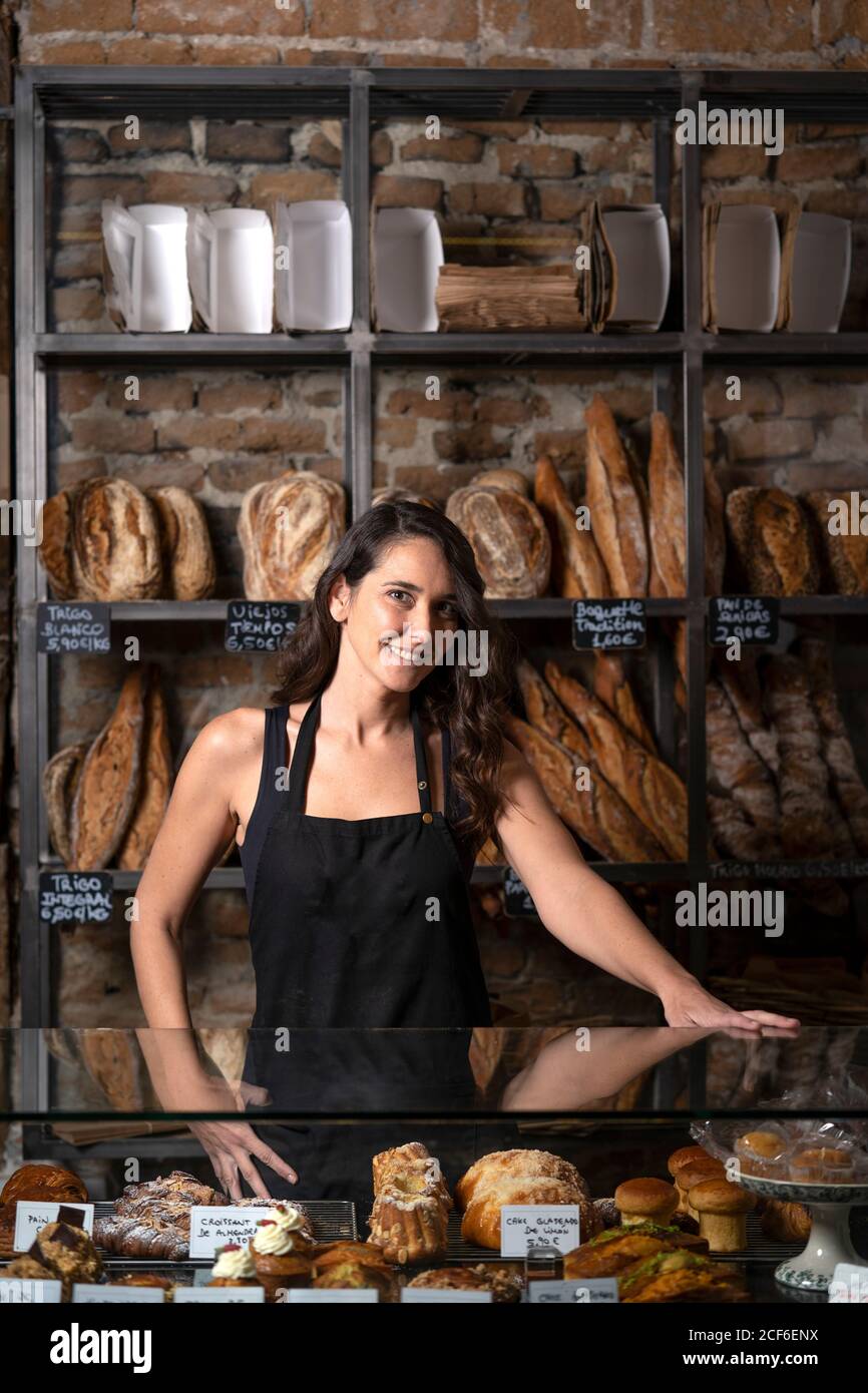 Black apron hi-res stock photography and images - Alamy