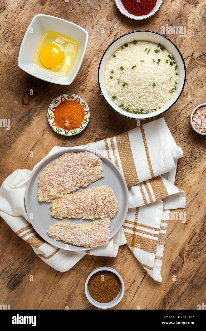Chicken fingers breaded in panko with spicy, mustard sauce, soy sauce, spinach, oregano. Raw