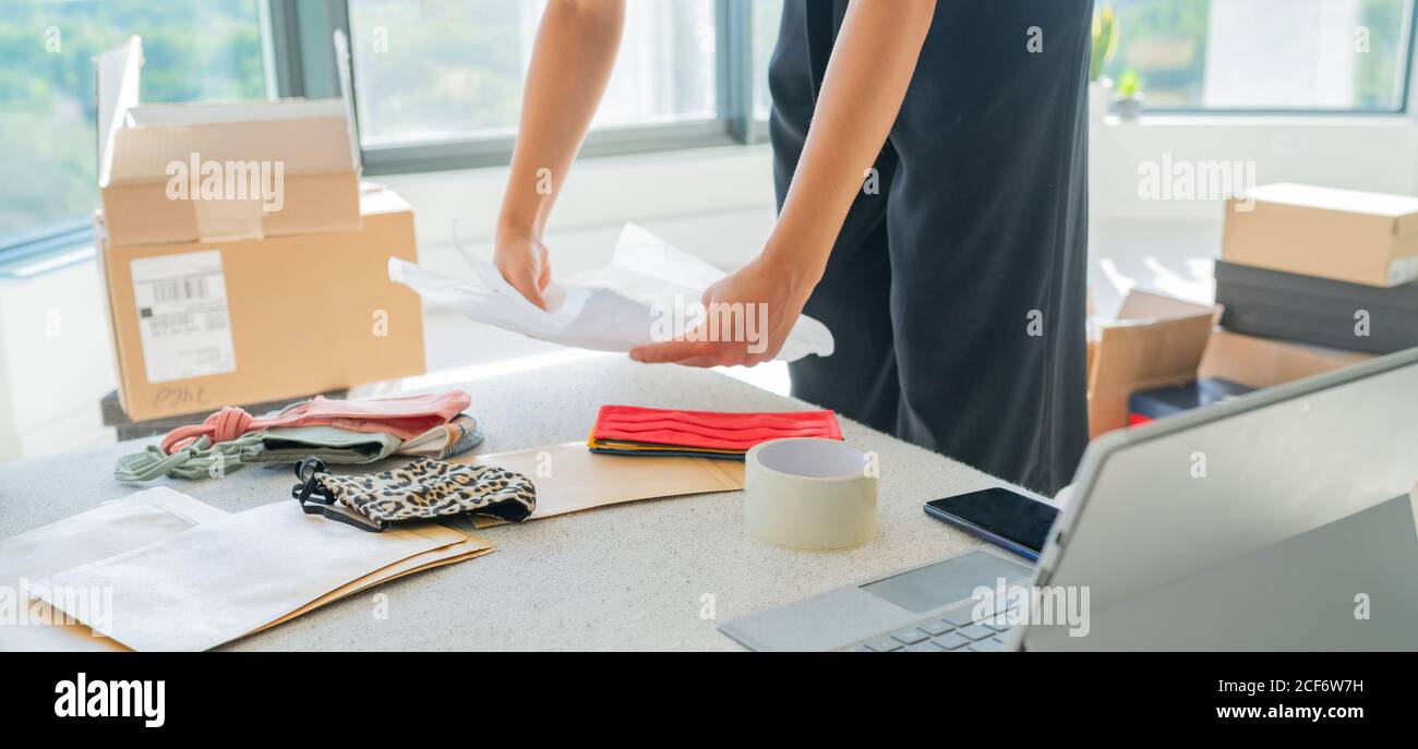 Packing masks hi-res stock photography and images - Alamy