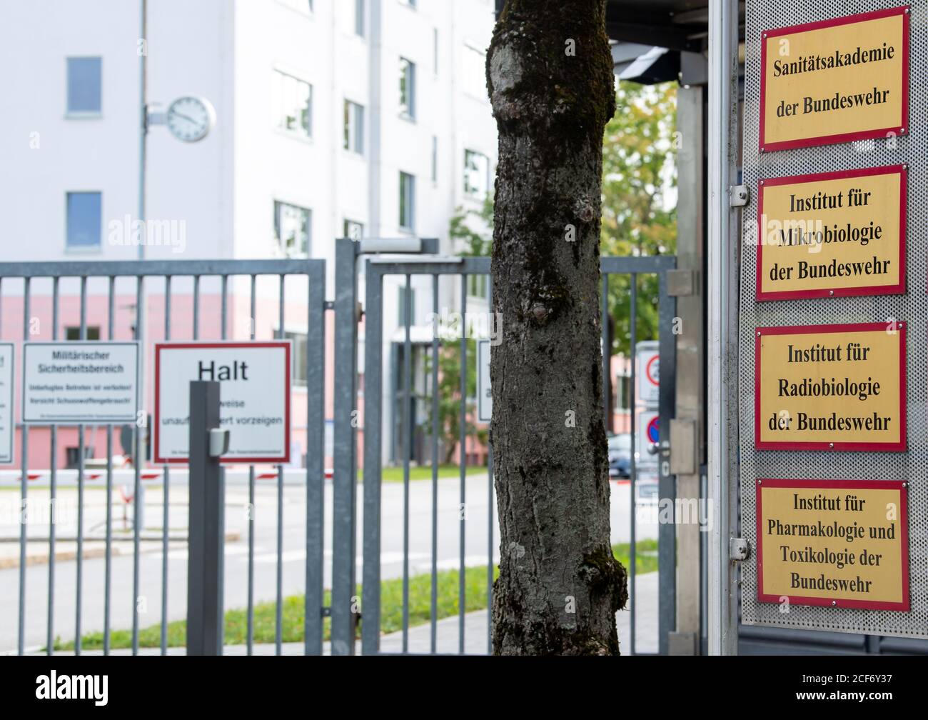 Munich, Germany. 03rd Sep, 2020. A sign with the inscription 'Institut für Pharmakologie und Toxikologie der Bundeswehr' (below) can be seen at the main station of the Bundeswehr Medical Academy. The Russian government critic Nawalny has been poisoned with the chemical nerve agent Novichok after investigations by a special laboratory of the German Bundeswehr. (to dpa 'Further development in the case of poisoning of the Russian oppositional Alexej Nawalny') Credit: Sven Hoppe/dpa/Alamy Live News Stock Photo