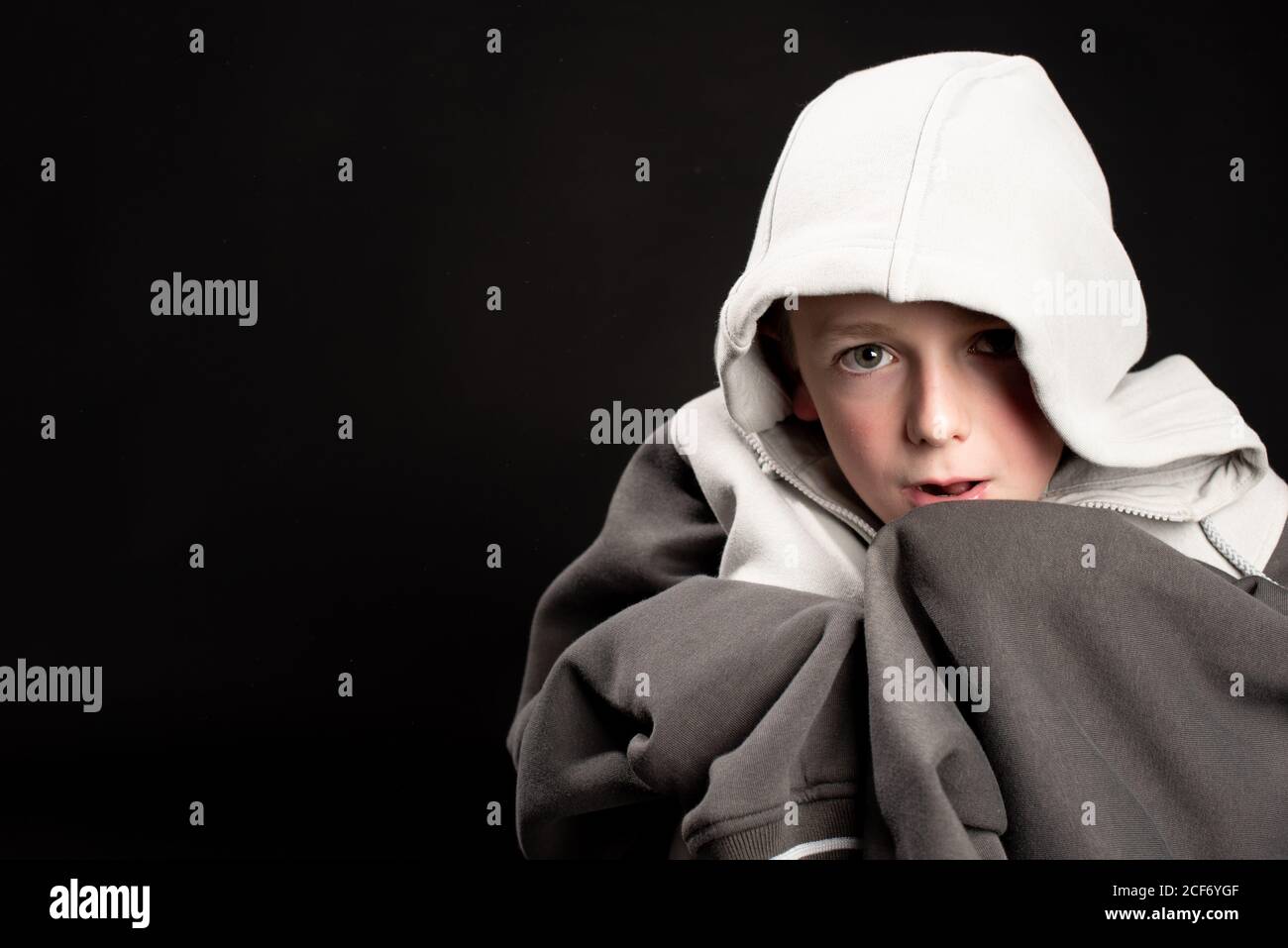 Child in spotlight hi-res stock photography and images - Alamy
