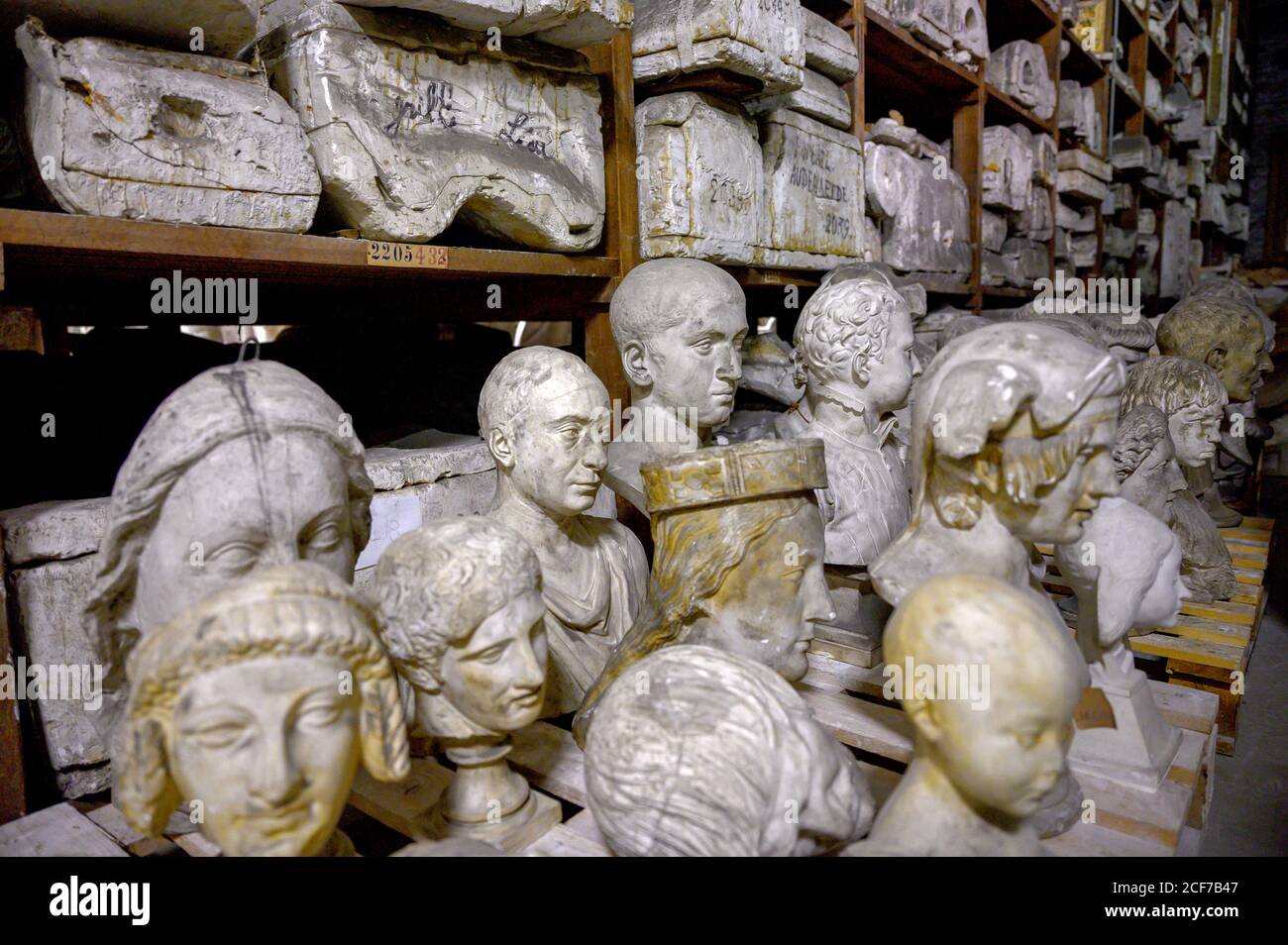 12 August 2020, Belgium, Brüssel Plaster busts are in the camp of the