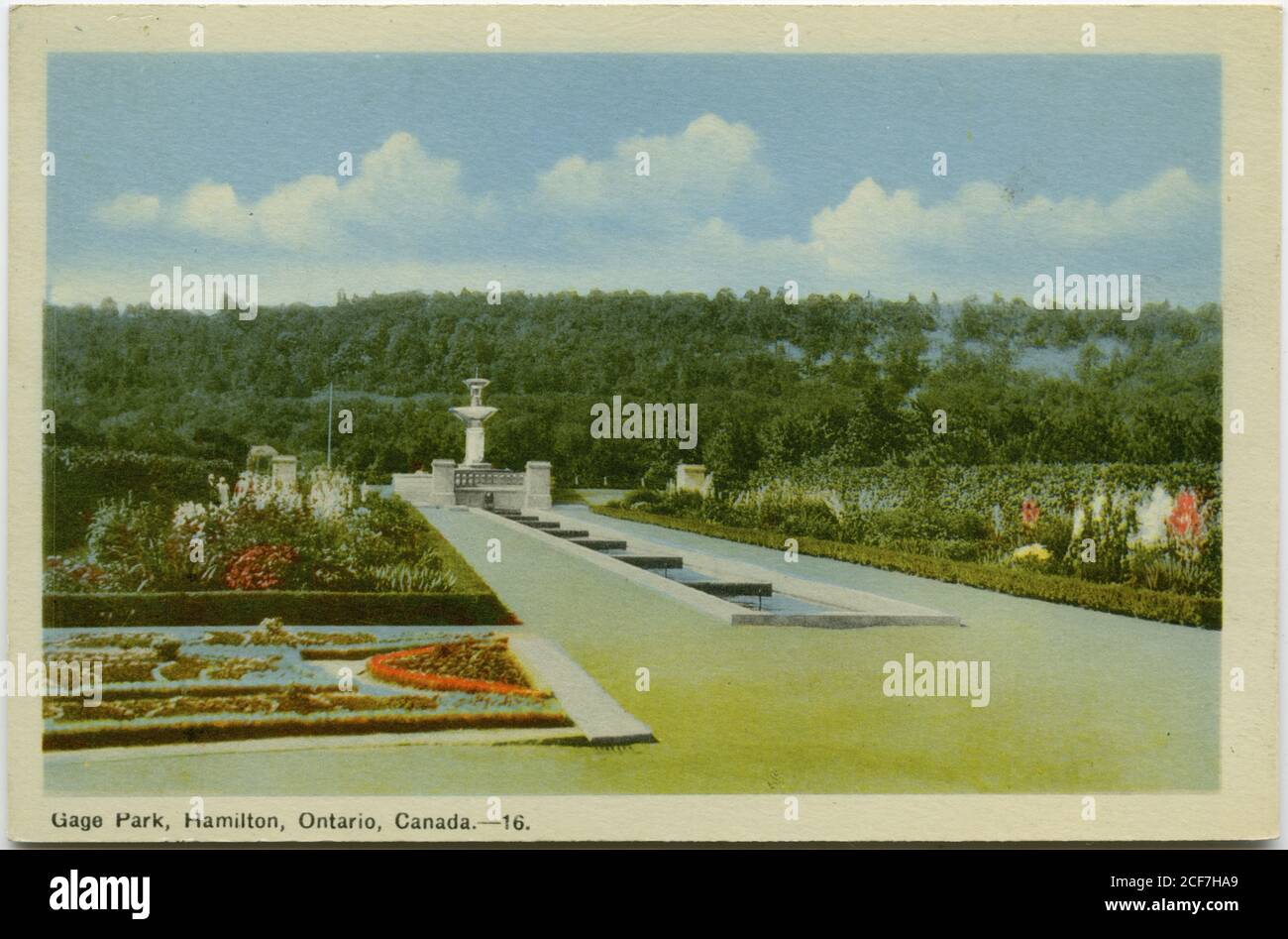 Postcard is of the fountain and surrounding garden beds in Gage Park looking south in Hamilton. Postcard Collection HPL PC s18 18r 32022206618031 Stock Photo