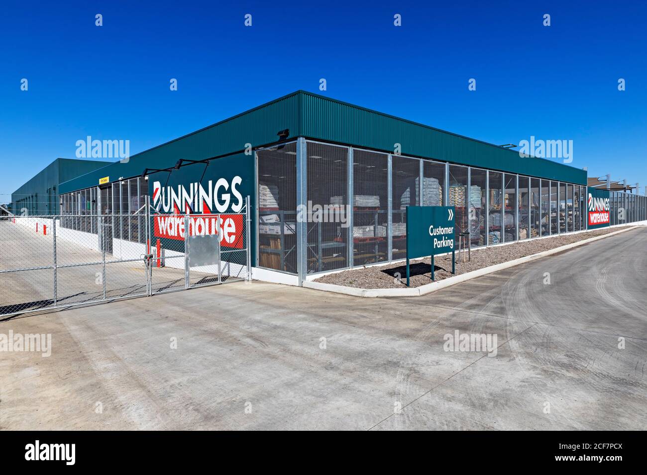 Ballarat Australia / Bunnings Warehouse in Delacombe sells everything for the Do It Yourself homemaker. Stock Photo