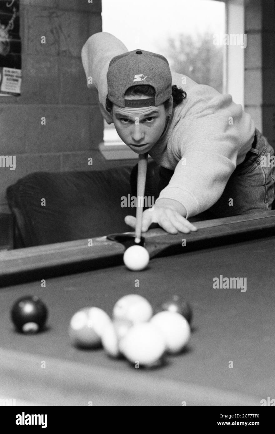 Grove Hill Youth Club, Hemel Hempstead, Hertfordshire. 27 April 1992