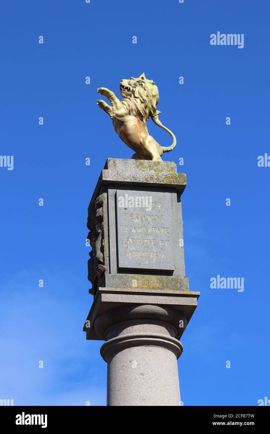 Pillar Monuments High Resolution Stock Photography and Images - Alamy