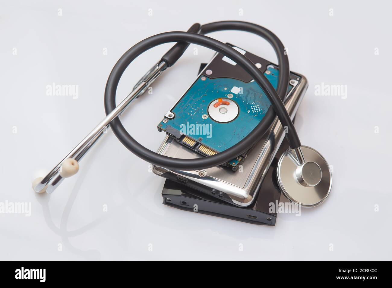 Diagnosis of external hard drive concept Stock Photo - Alamy