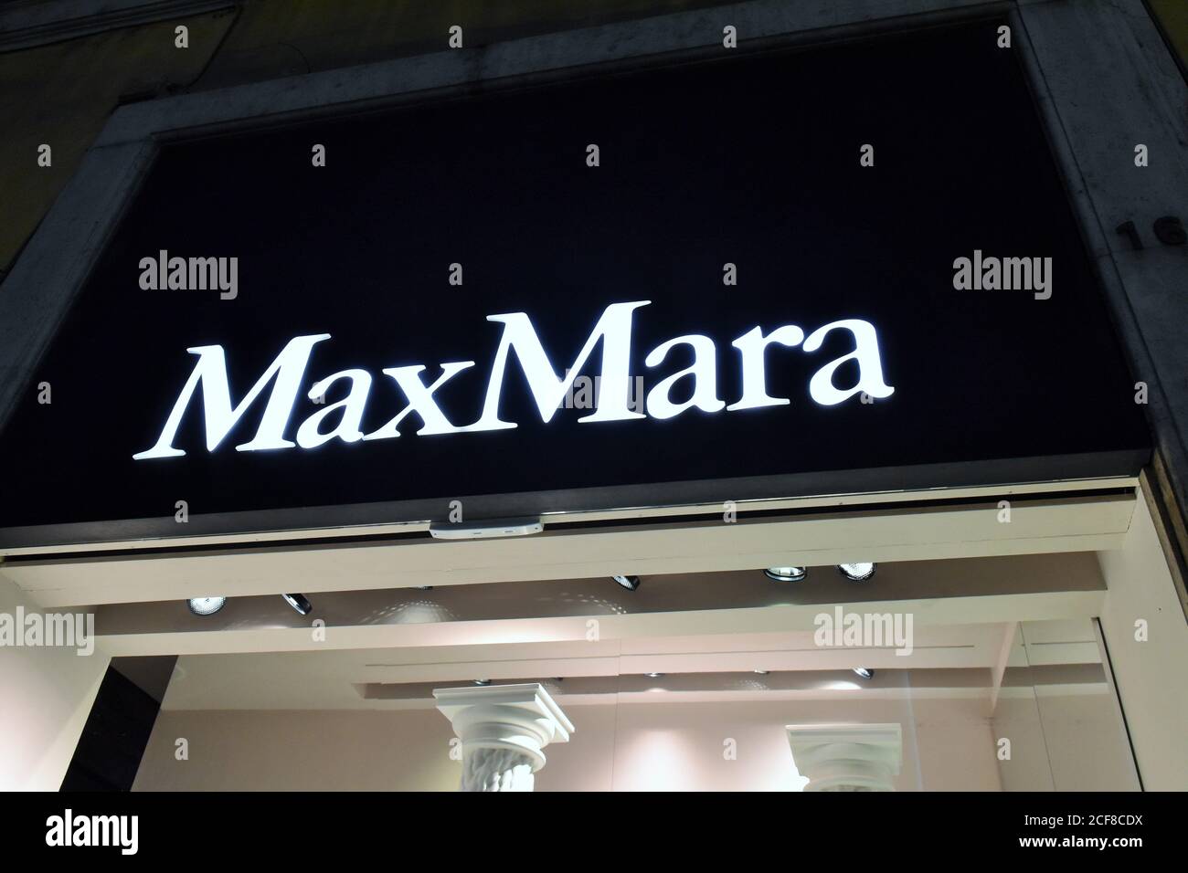 THE SIGN OF THE MAXMARA BOUTIQUE Stock Photo