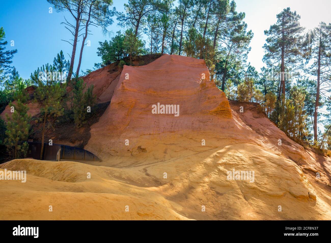 The Ochre Path le Sentier des Ocres through the Red Cliffs of ...
