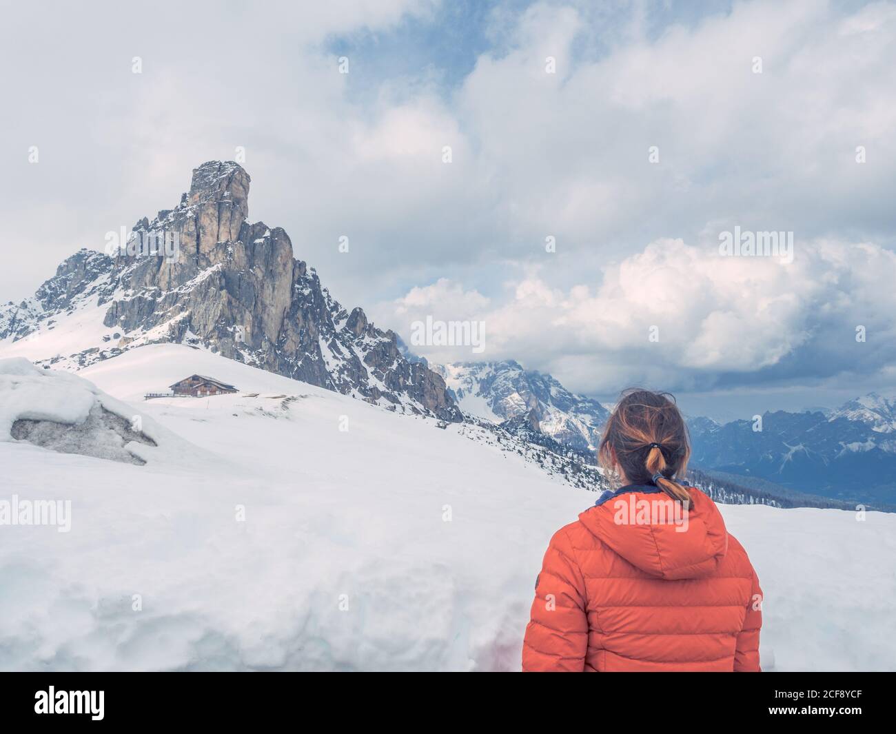Snowy high mountain landscape hi-res stock photography and images - Alamy