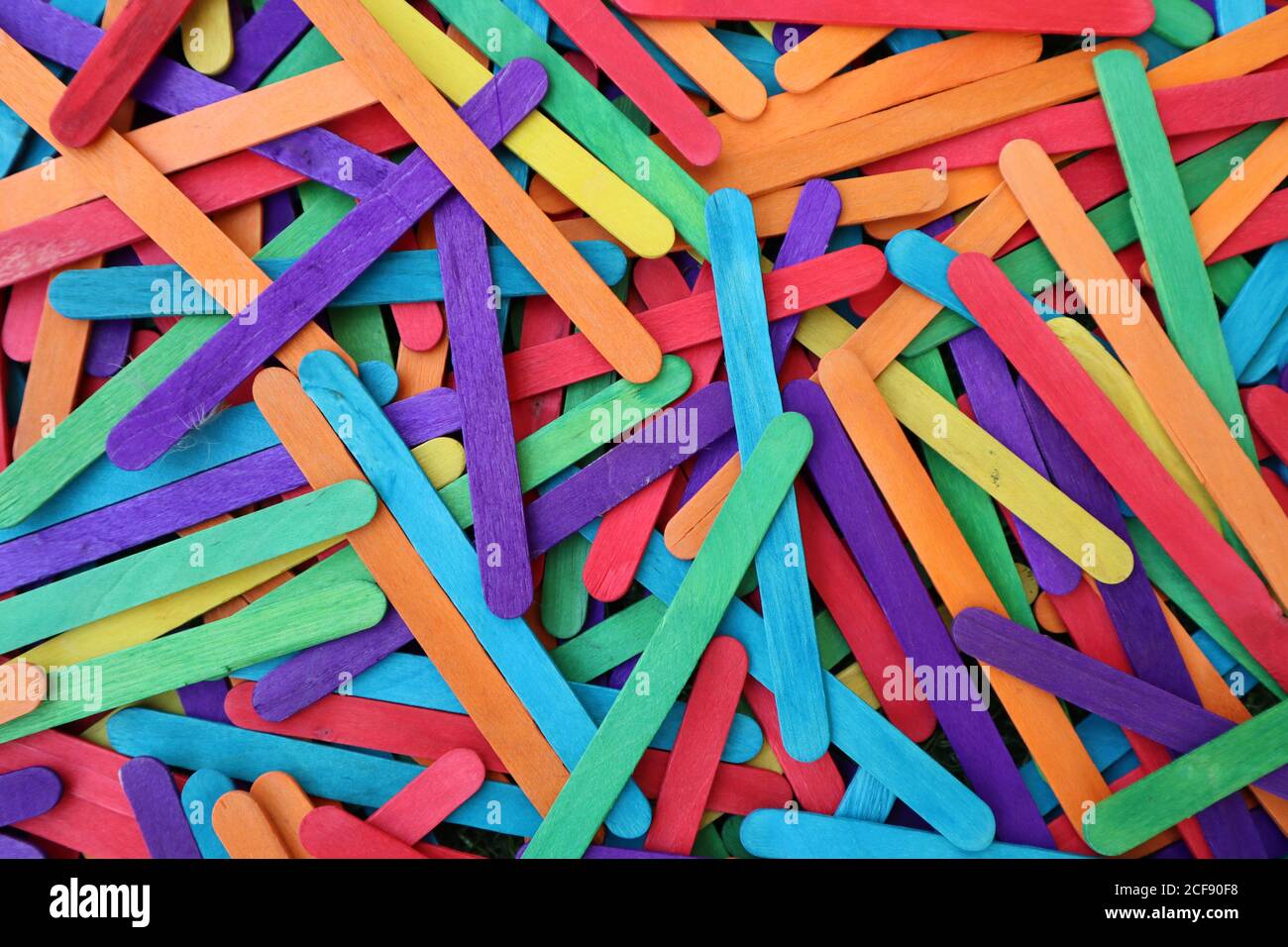 Pile of colored popsicle sticks Stock Photo - Alamy
