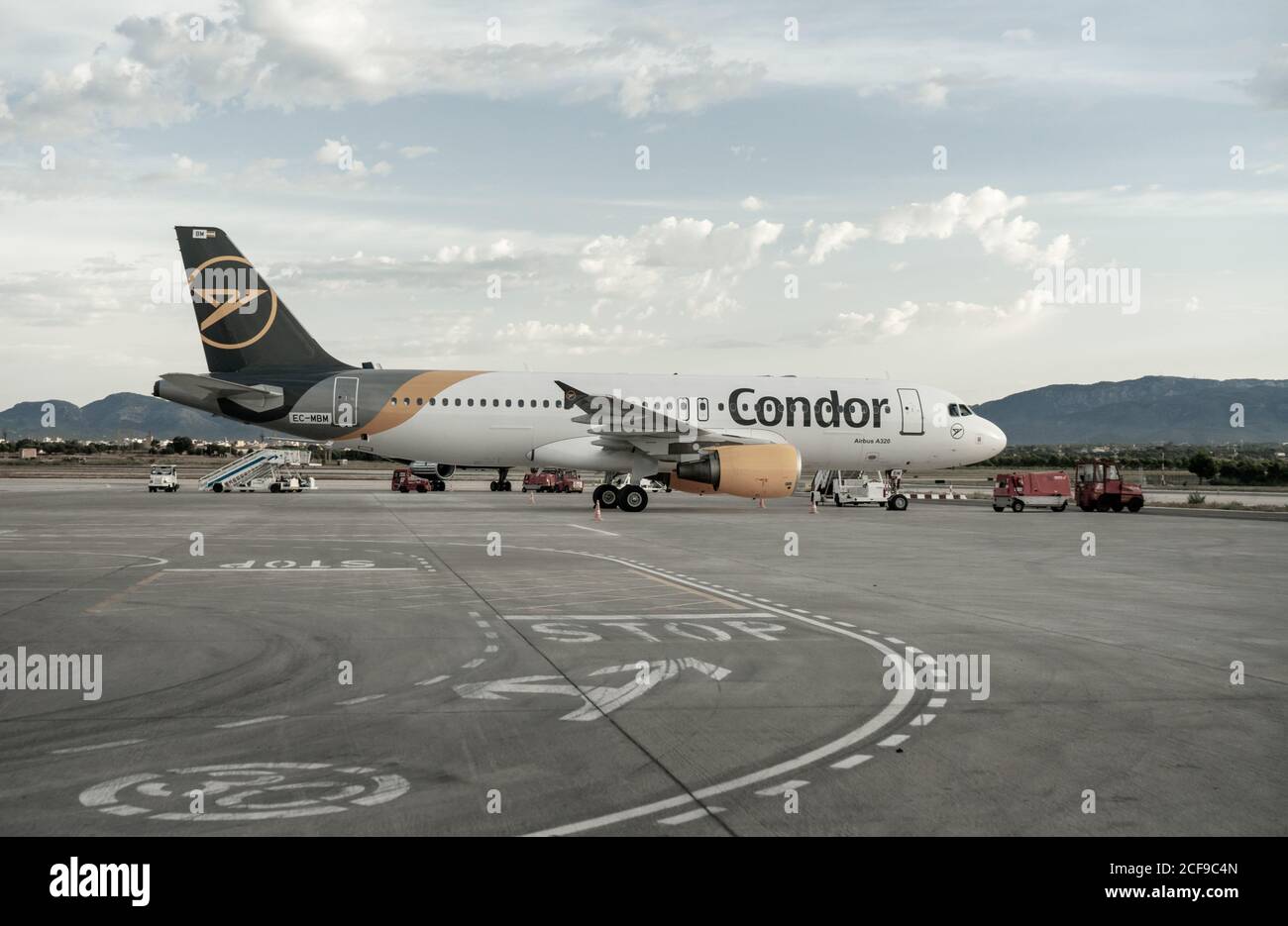 Condor air service hi res stock photography and images Alamy