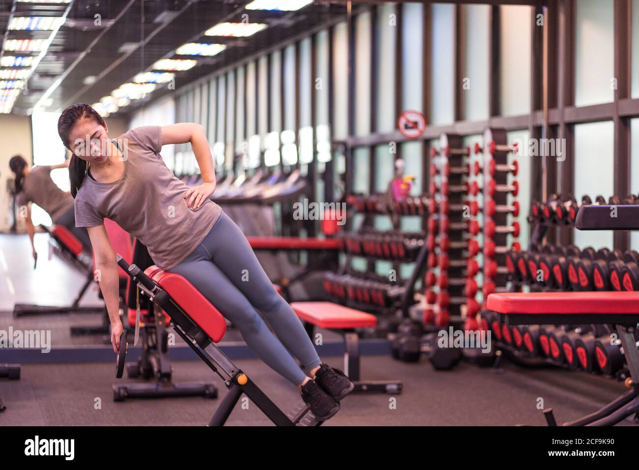 Hyperextension bench hi res stock photography and images Alamy