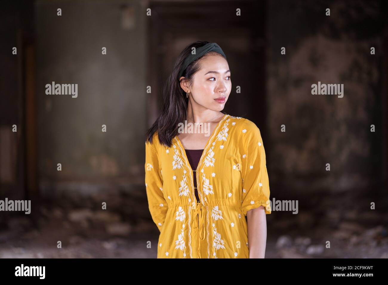 Saudi arabia woman traditional dress hires stock photography and