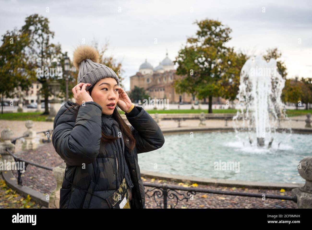 Black haired old woman hi-res stock photography and images - Alamy