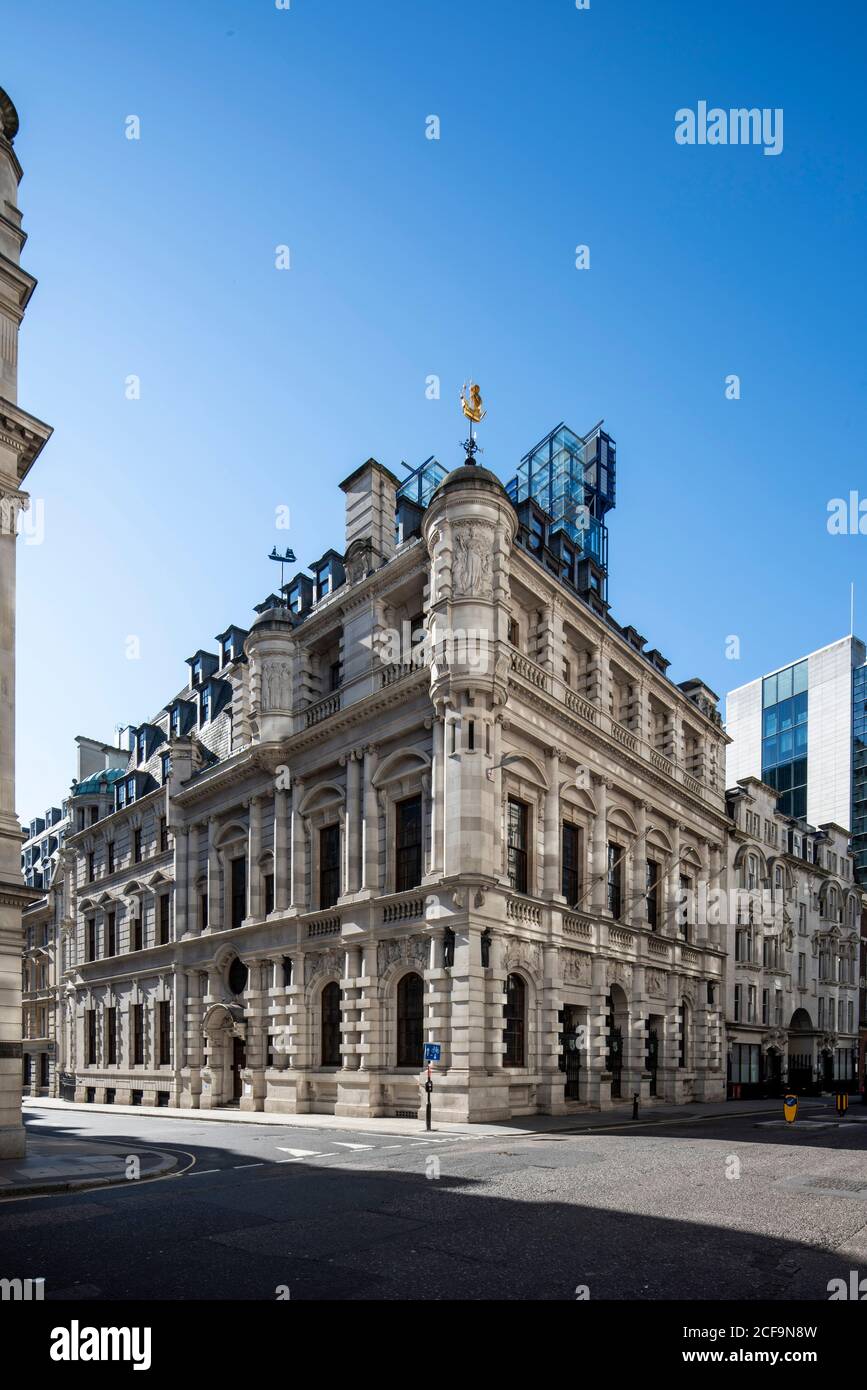 View of north east corner from street showing Collcutt building in foreground, with new glazed towers behind. Lloyd's Register of Shipping, London, Un Stock Photo
