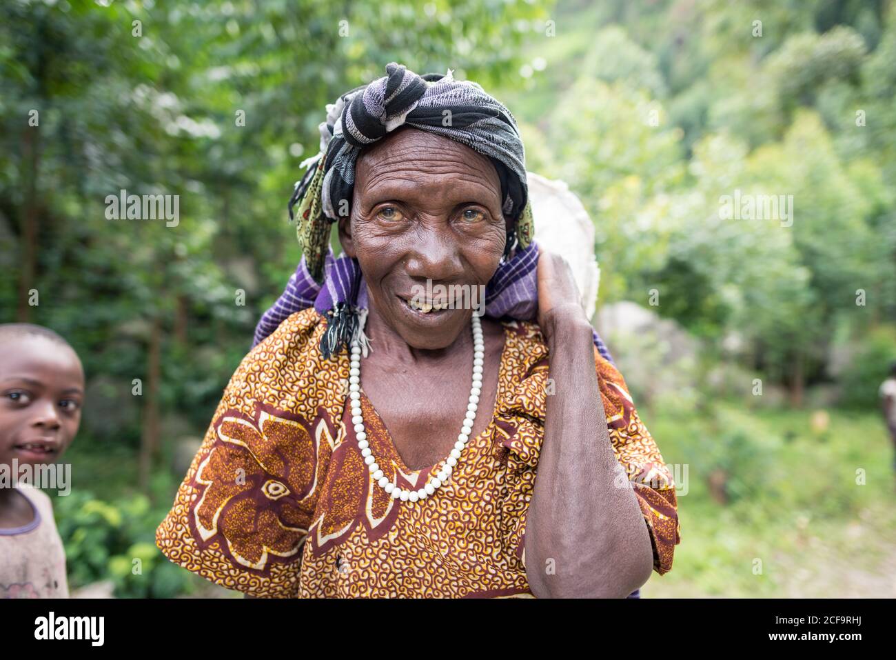 Carry Weight Senior Hi-res Stock Photography And Images - Alamy