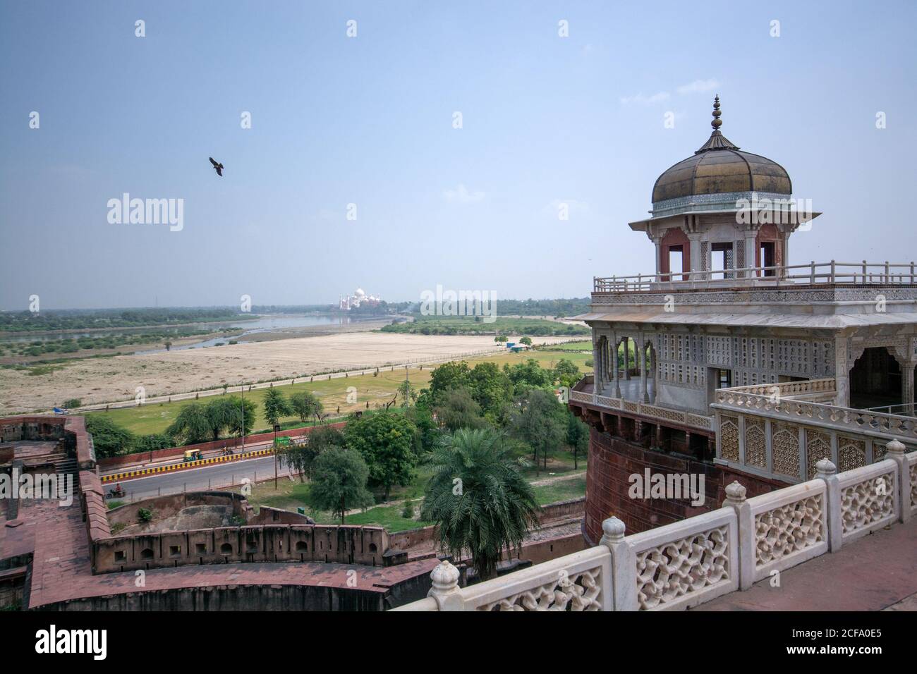 taj mahal view from agra fort Stock Photo Alamy