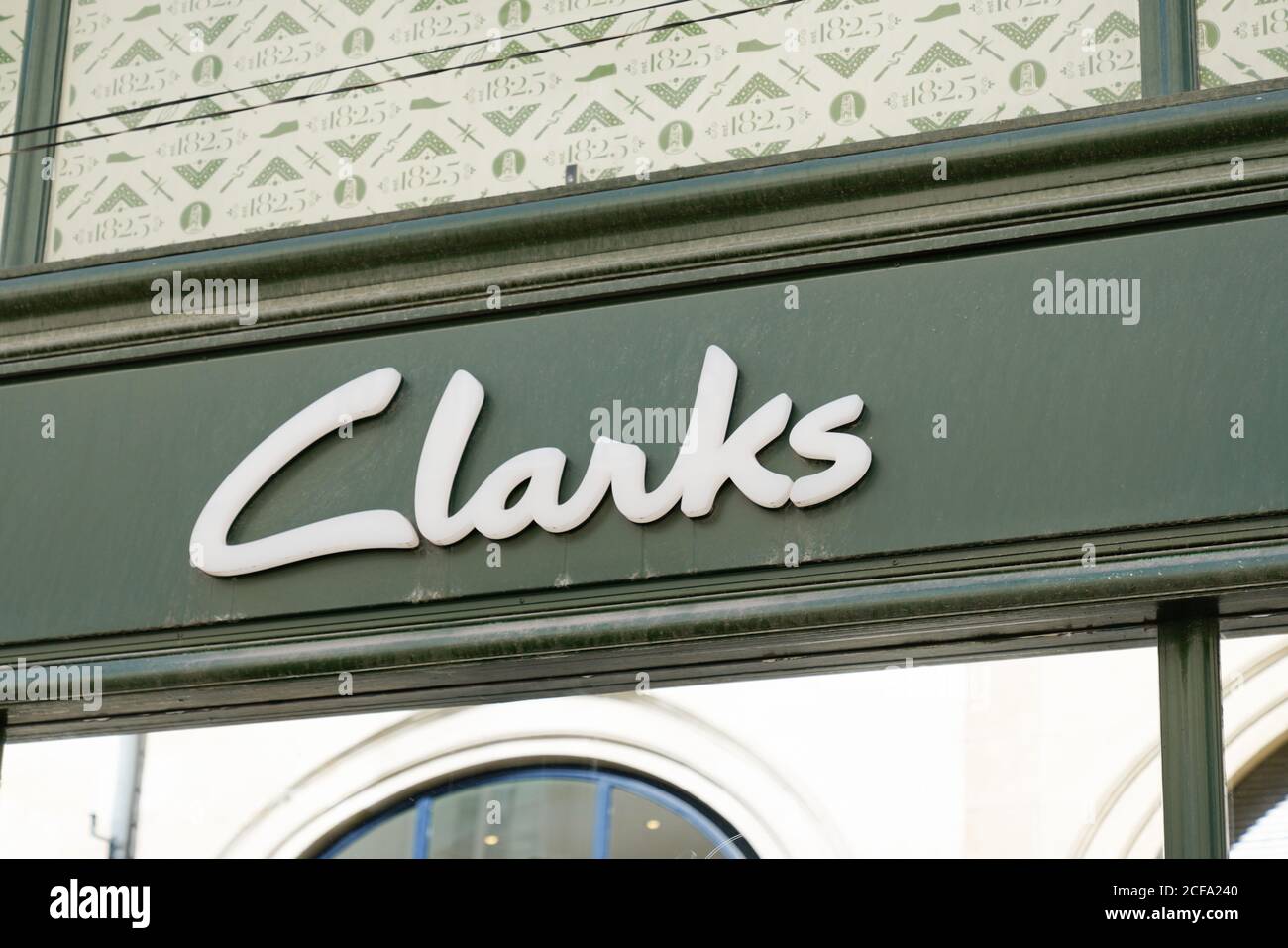 Bordeaux , Aquitaine / France - 08 08 2020 : Clarks logo sign front of  Store shoes of international shoe manufacturer based in Somerset uk England  Stock Photo - Alamy