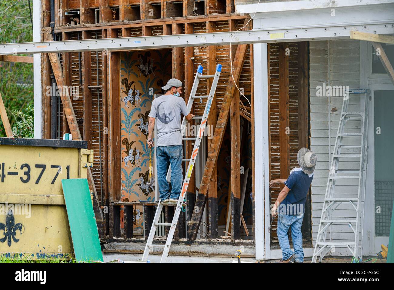 New wood siding hi-res stock photography and images - Alamy - Removing Old Wood Home Siding