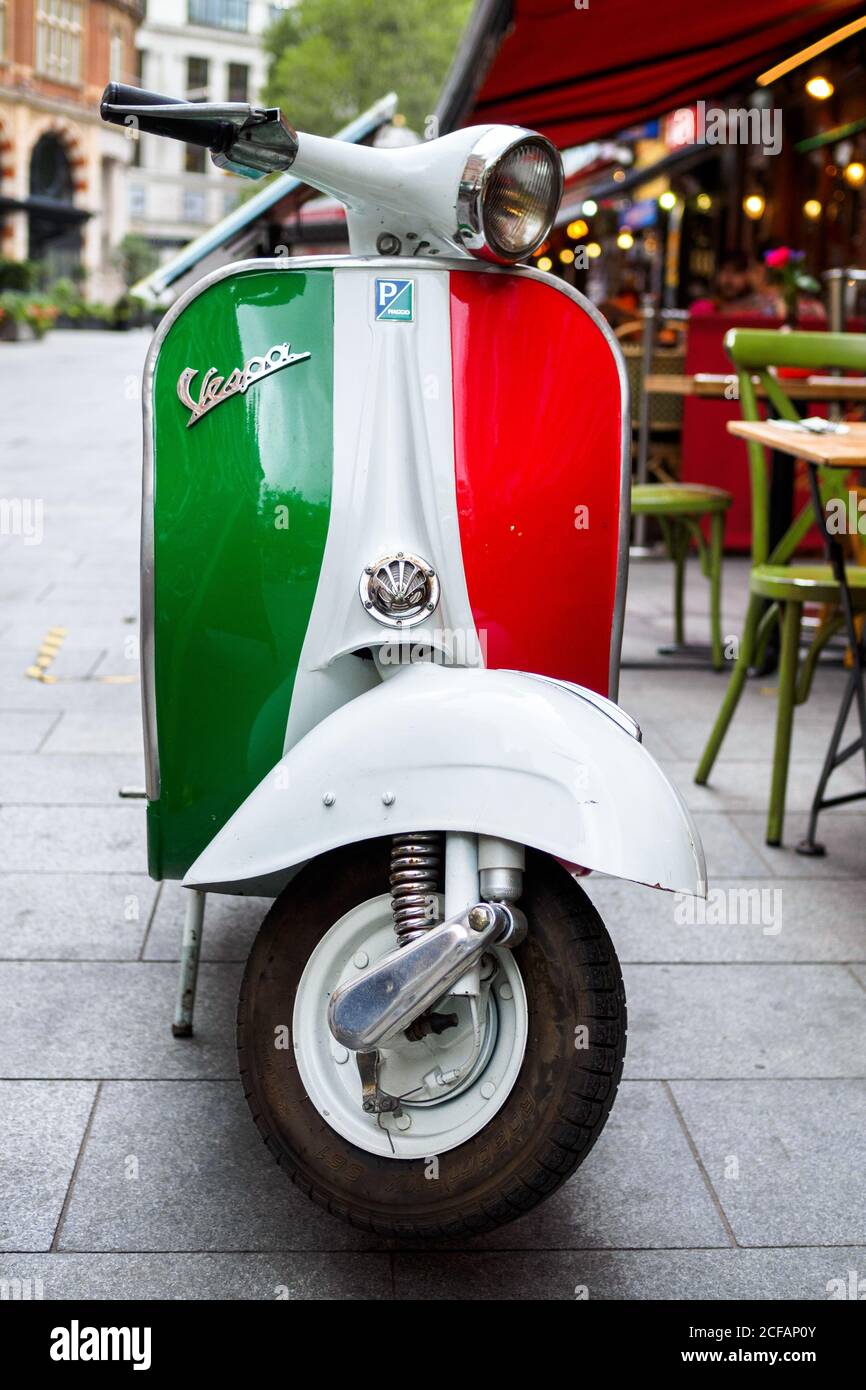 Vespa italy hi-res stock photography and images - Alamy