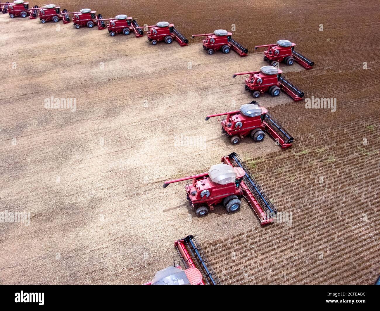Soybean harvesting mato grosso hi-res stock photography and images - Alamy