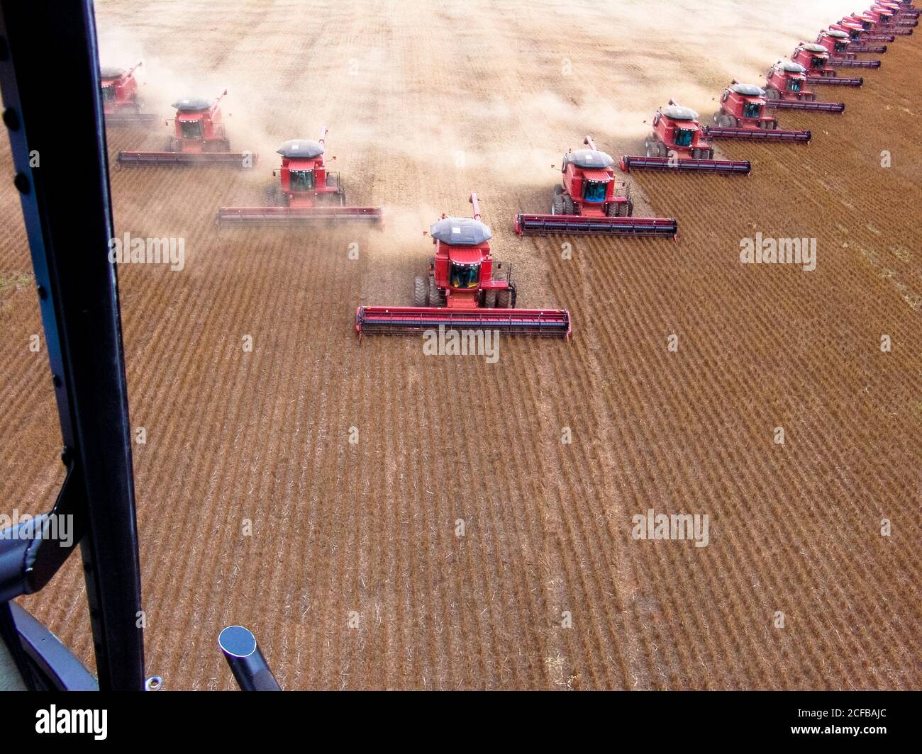 Soybean harvesting mato grosso hi-res stock photography and images - Alamy