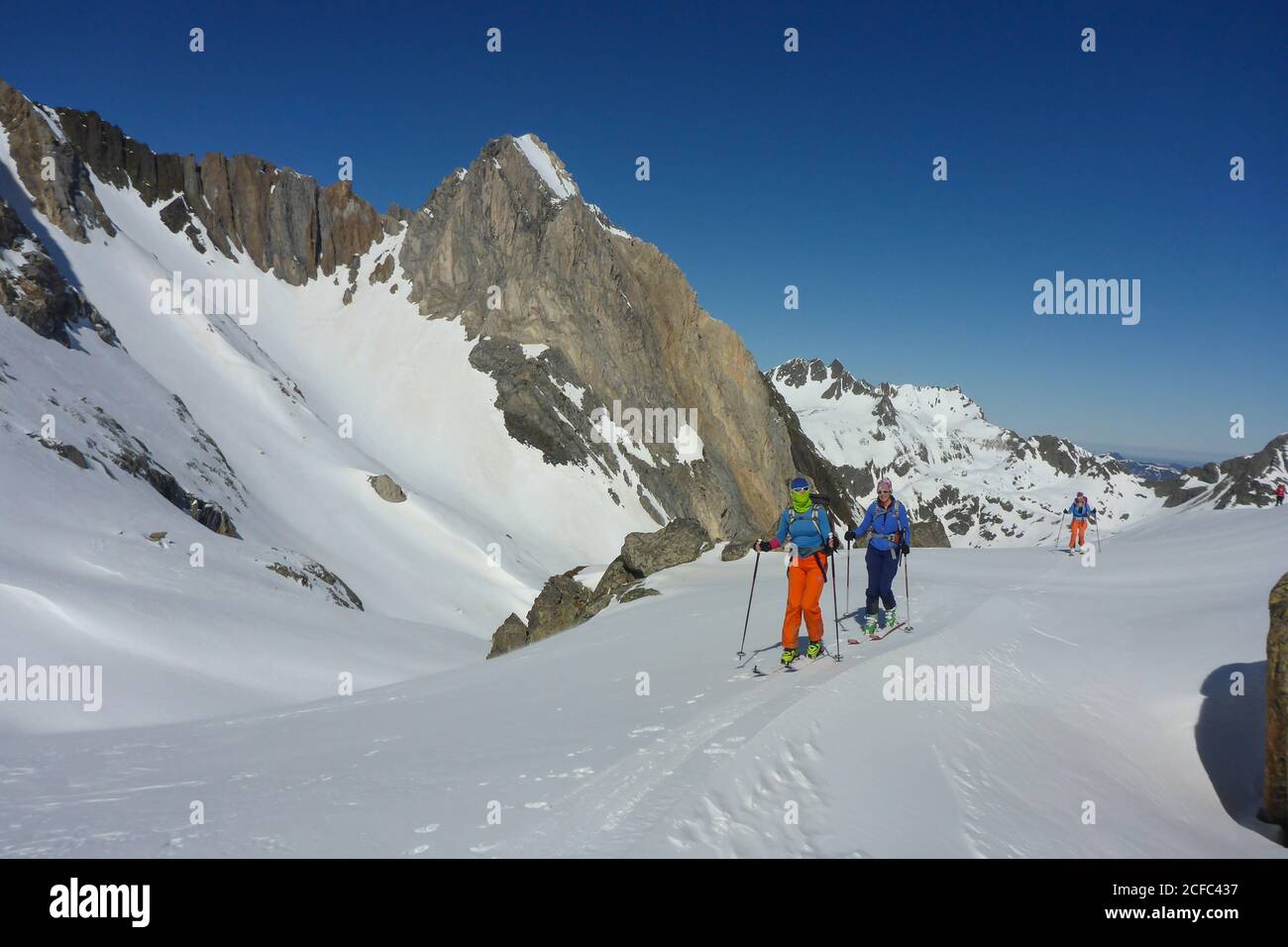 Spain, Pyrenees, Pirineos Benasque, Pico de Aneto (3404 m), ski tour Stock  Photo - Alamy
