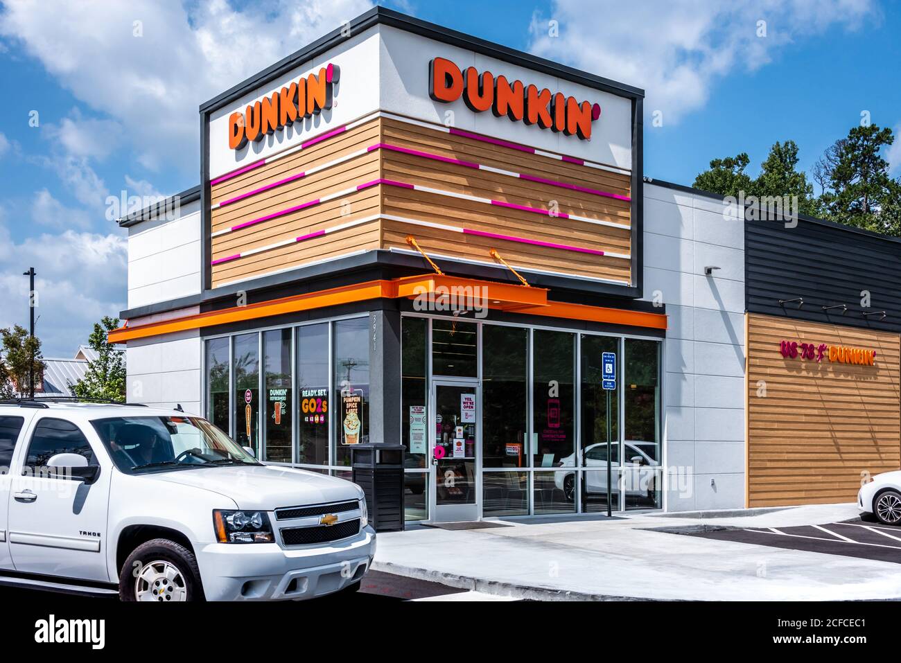 Dunkin' (formerly Dunkin' Donuts) coffee and donut shop in Snellville, Georgia, just east of Atlanta on Highway 78. (USA) Stock Photo