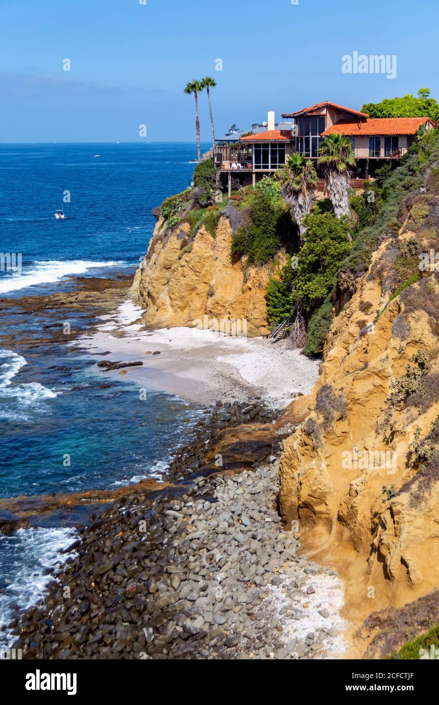 Ocean and cliff views, tide pools, sea waves and rocks, with clifftop