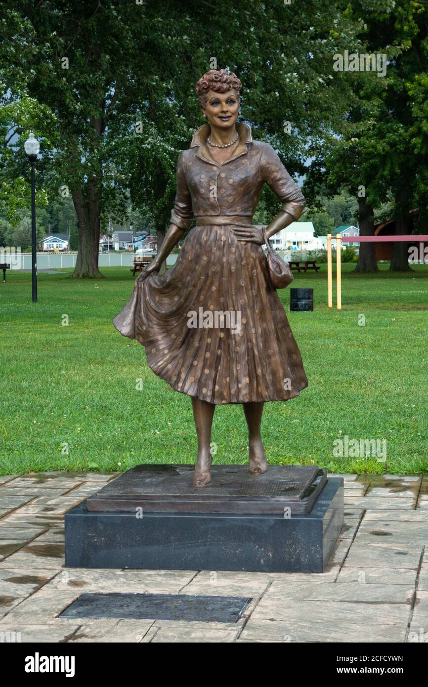 Bronze Statue of comedienne Lucille Ball by artist Carolyn Palmer, Lucille Ball Memorial Park, Celeron, NY, USA Stock Photo