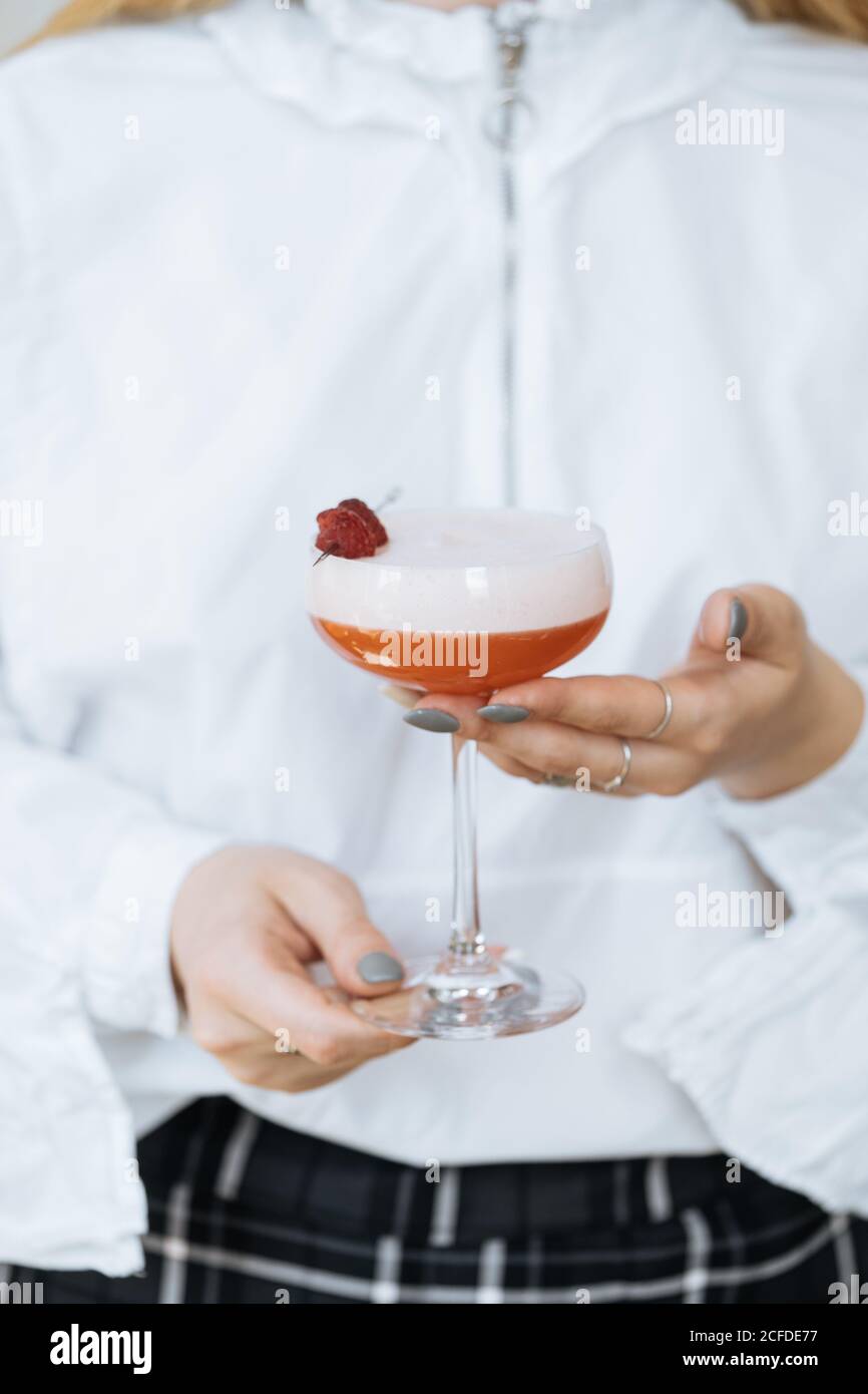 Bartender White Shirt Adding Transparent Red Alcoholic Drink Measuring Cup  Stock Photo by ©Fesenko 199284042