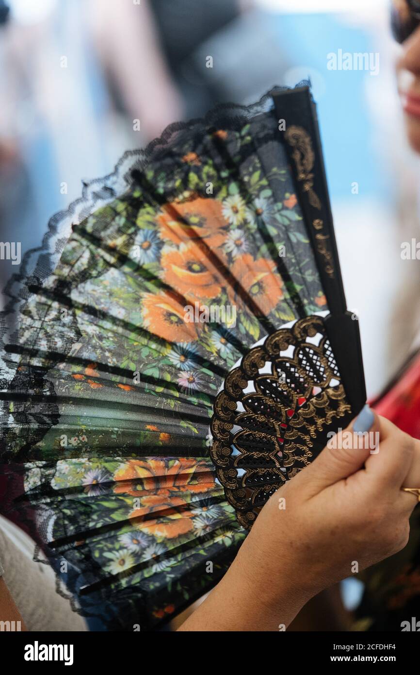 Hand fan stall hi-res stock photography and images - Alamy