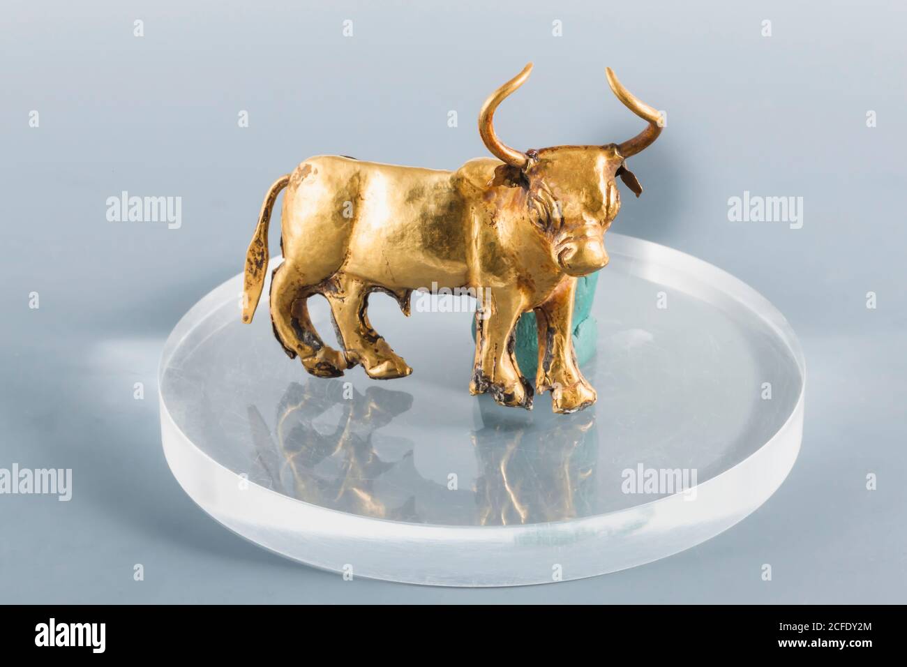Gold Bull statue, from Quetta, Indus valley civilization (valuables vault), National Museum of Pakistan, Karachi, Sindh, Pakistan, South Asia, Asia Stock Photo