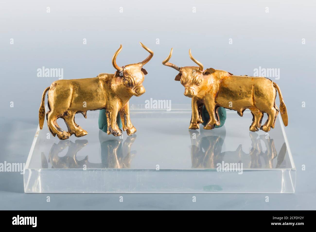 Gold Bull statues, from Quetta, Indus valley civilization (valuables vault), National Museum of Pakistan, Karachi, Sindh, Pakistan, South Asia, Asia Stock Photo