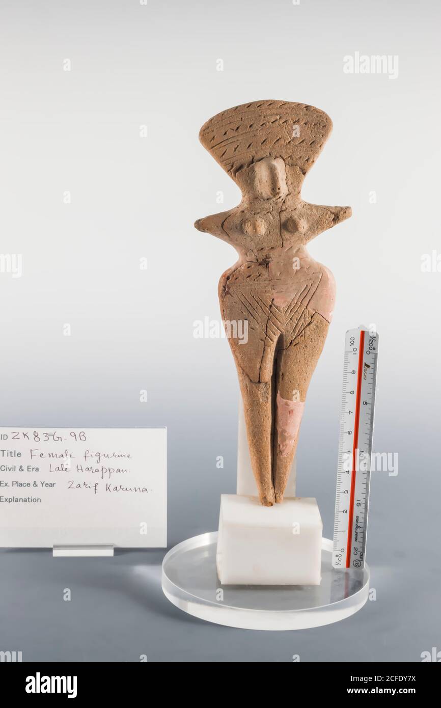 Terracotta female figurine, from Zarif Karuna, Gallery of Harappan civilization area, National Museum of Pakistan, Karachi, Pakistan, South Asia, Asia Stock Photo